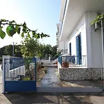 Rhodes Town Garden 아파트 *